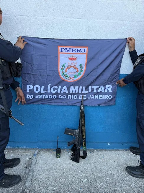 41º BPM prende traficante e apreende fuzil e munições na Comunidade da Lagartixa